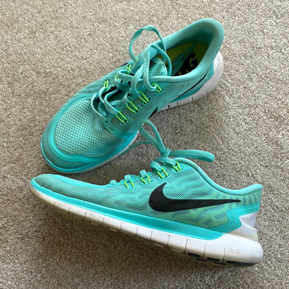 Nike free sneakers